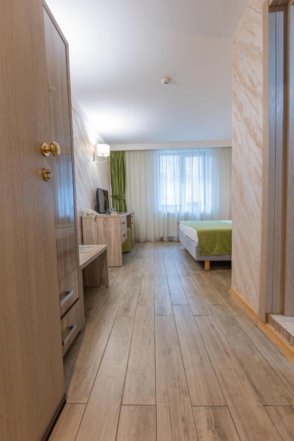 Hotel Corvaris Bukarest Kültér fotó