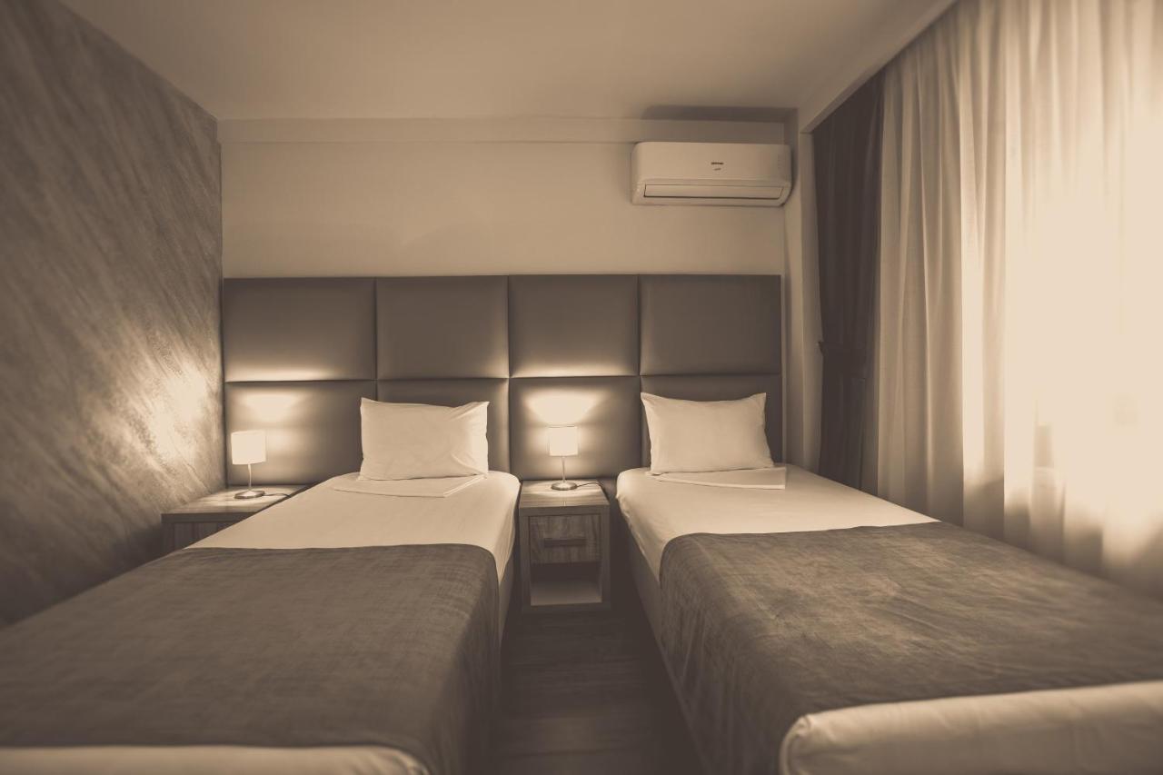 Hotel Corvaris Bukarest Kültér fotó