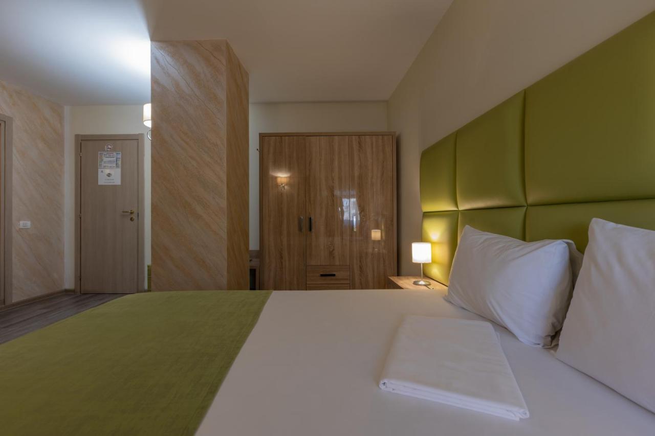 Hotel Corvaris Bukarest Kültér fotó
